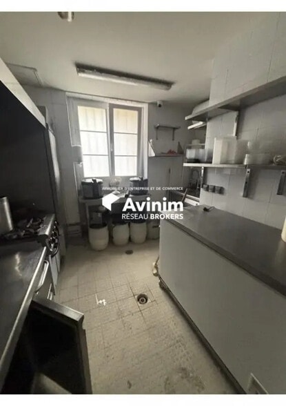 Local commercial dans Levallois-Perret à louer - Photo de l’immeuble – Image 3 sur 6