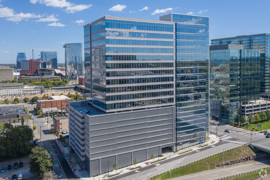 1222 Demonbreun St, Nashville, TN à louer - Photo de l’immeuble – Image 3 sur 19