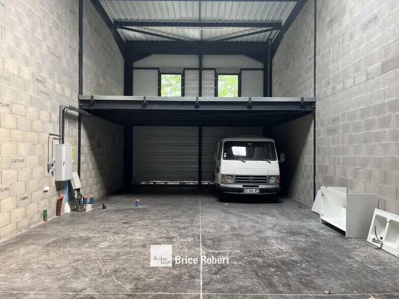 73 Route De Corbas, Vénissieux à vendre - Photo de l’immeuble – Image 3 sur 15