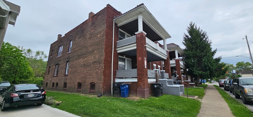 563 E 118th St, Cleveland, OH à vendre - Photo de l’immeuble – Image 2 sur 33