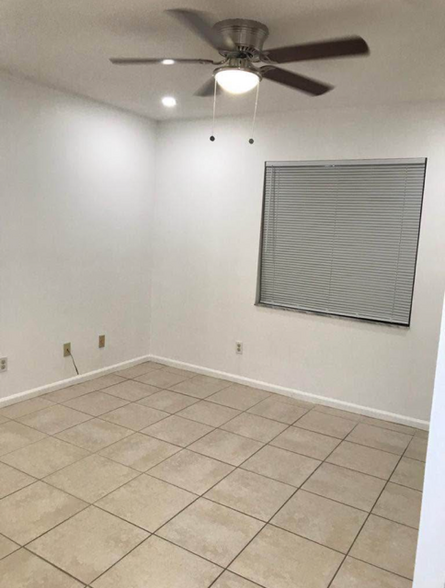 3253-3303 Kirk Rd, Lake Worth, FL à vendre - Photo intérieure – Image 3 sur 11