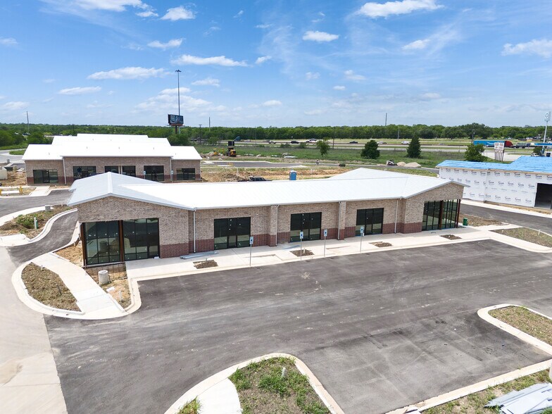 340 E FM 150, Kyle, TX à louer - Photo de l’immeuble – Image 2 sur 5