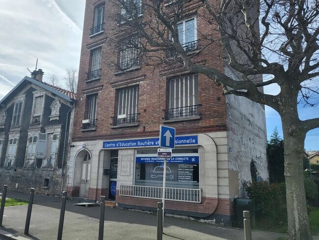 Plus de détails pour Local commercial à vendre