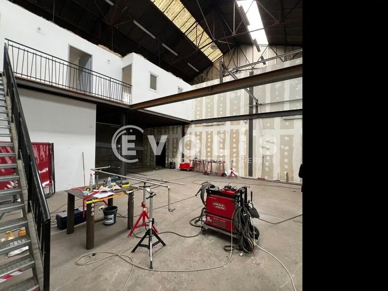 Local d’activités dans Feyzin à louer - Photo intérieure – Image 2 sur 8