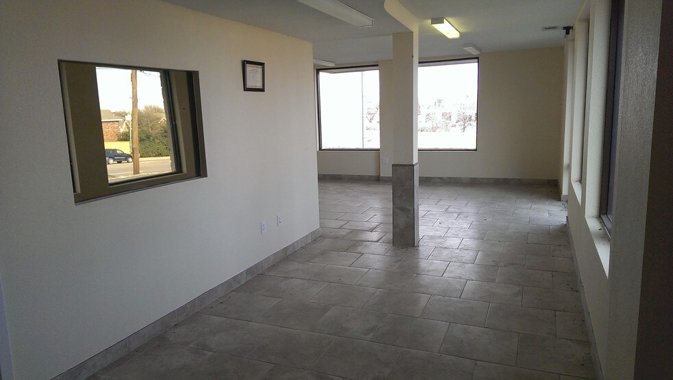 4120 Harwood Rd, Bedford, TX à louer - Photo intérieure – Image 2 sur 3
