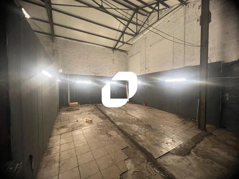 Local d’activités dans Saint-Saulve à louer - Photo de l’immeuble – Image 3 sur 18