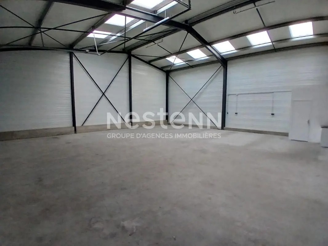 Local d’activités dans Vannes à louer Photo de l’immeuble– Image 1 sur 5