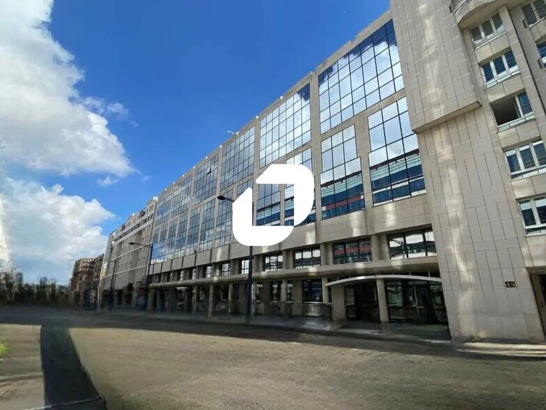41/43 Avenue Du Centre, Montigny-le-Bretonneux à louer - Photo de l’immeuble – Image 1 sur 7