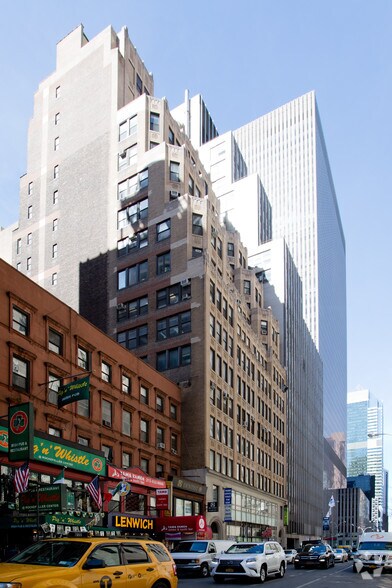 64 W 48th St, New York, NY à louer - Photo de l’immeuble – Image 2 sur 22