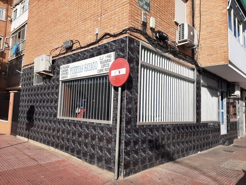 Local commercial dans Alcalá de Henares, Madrid à louer - Photo de l’immeuble – Image 2 sur 2
