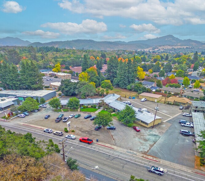 4000 Montgomery Dr, Santa Rosa, CA à louer - Photo principale – Image 1 sur 4