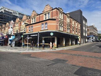 Plus de détails pour 225-227 High Rd, Ilford - Local commercial à louer