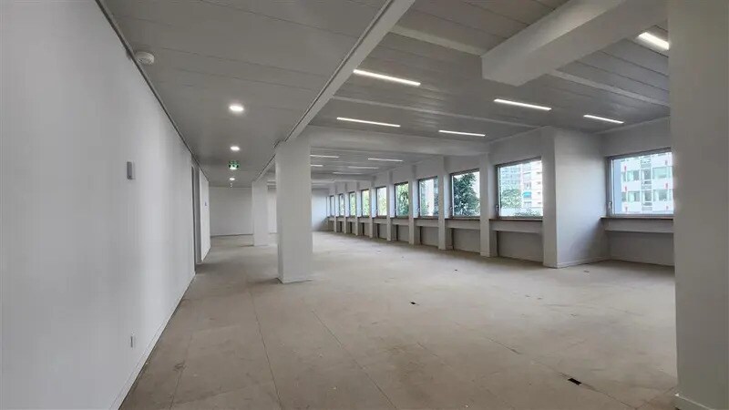 Bureau dans Paris à louer - Photo de l’immeuble – Image 2 sur 8