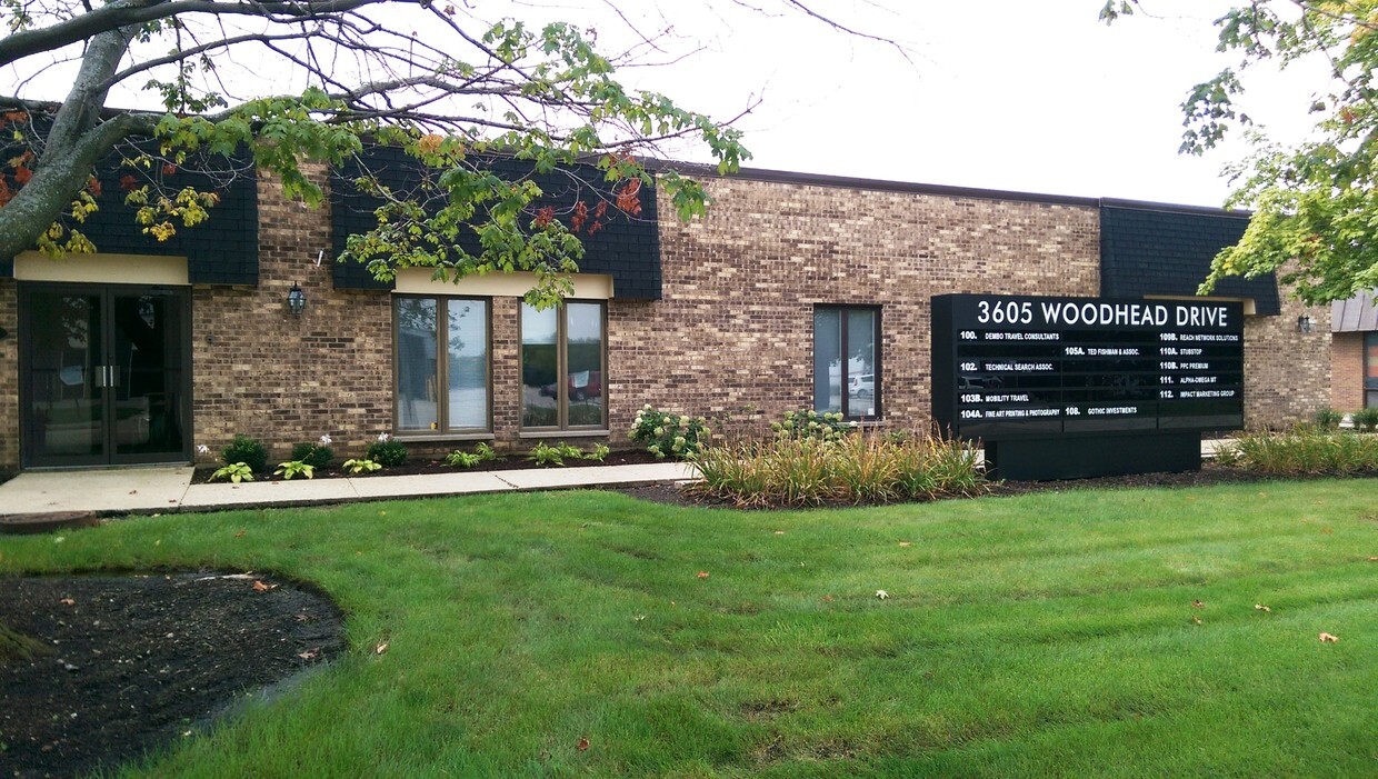 3605 Woodhead Dr, Northbrook, IL à louer Photo de l’immeuble– Image 1 sur 7