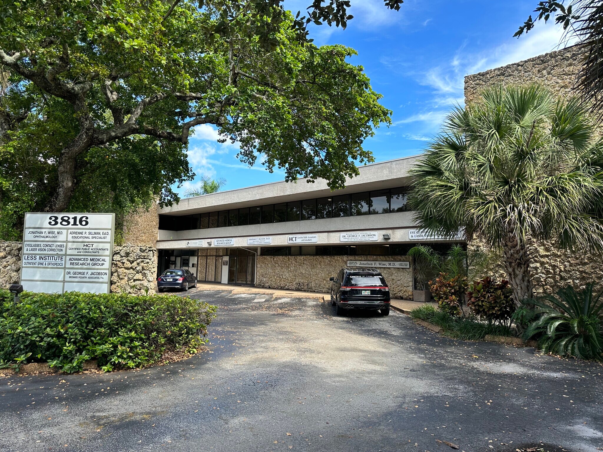 3816 Hollywood Blvd, Hollywood, FL à louer Photo de l’immeuble– Image 1 sur 14