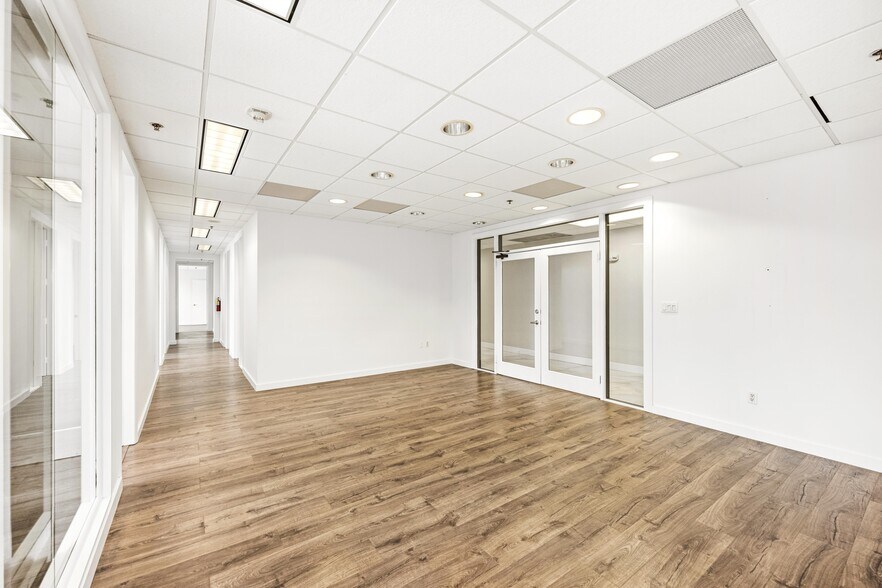150 SE 2nd Ave, Miami, FL à louer - Photo intérieure – Image 2 sur 32