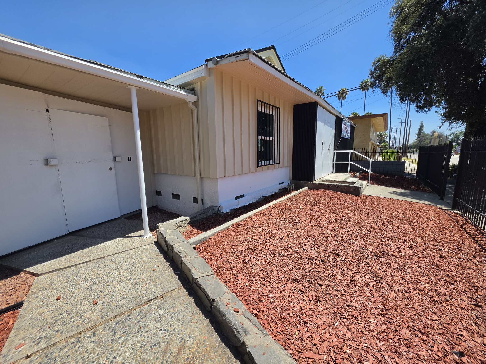 1673-1675 N D St, San Bernardino, CA à louer Photo de l’immeuble– Image 1 sur 21
