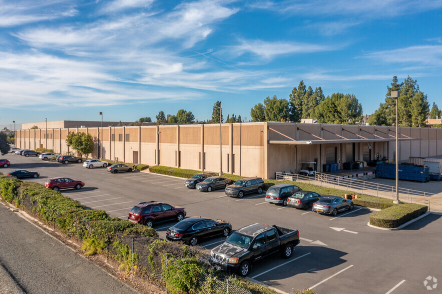 250 S Kraemer Blvd, Brea, CA à vendre - Photo de l’immeuble – Image 3 sur 7