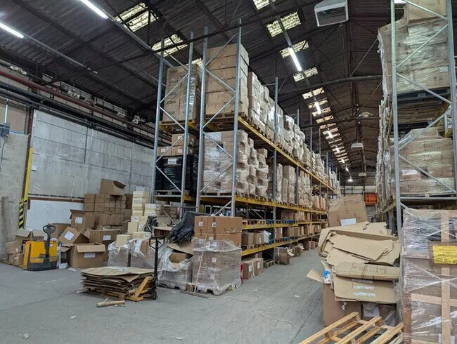Plus de détails pour Industriel/Logistique à louer