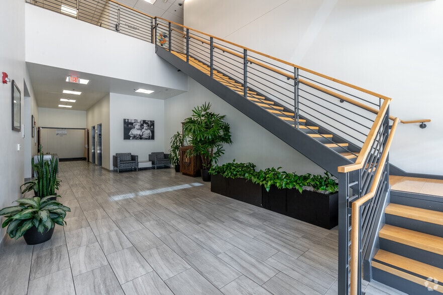 4510 Brockton Ave, Riverside, CA à louer - Hall d’entrée – Image 3 sur 19