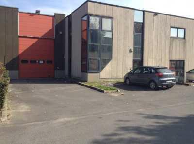 Bureau dans La Courneuve à louer - Photo de l’immeuble – Image 2 sur 9
