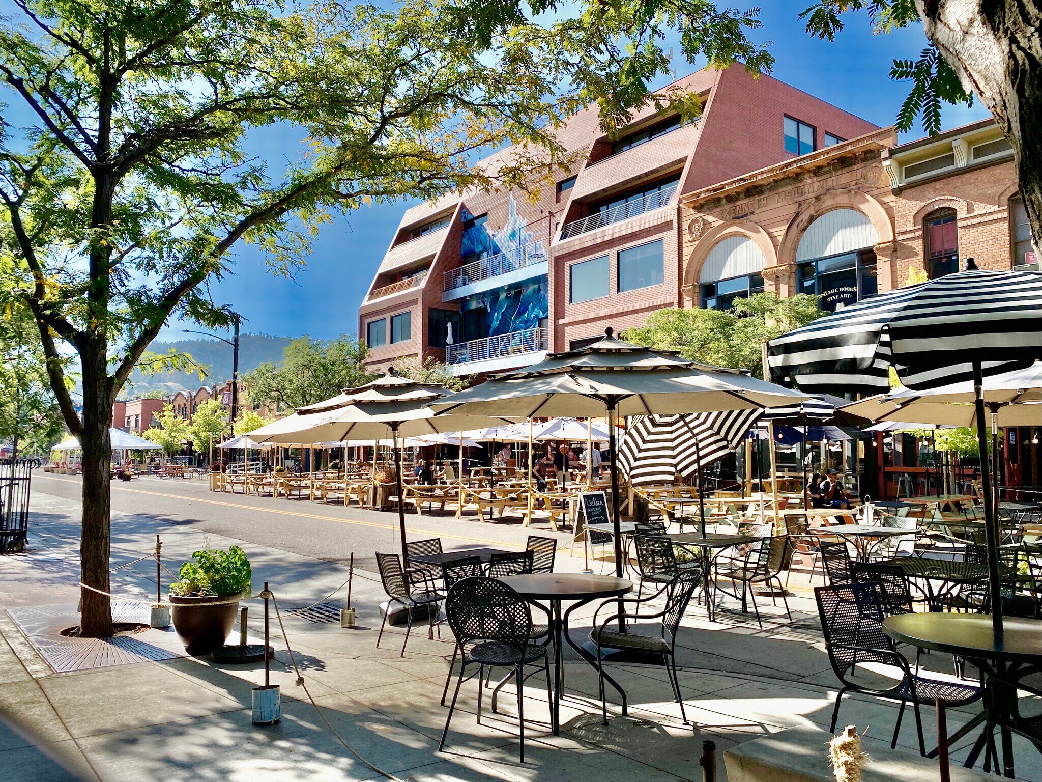 1035 Pearl St, Boulder, CO à louer Photo principale– Image 1 sur 24