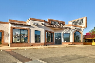 2636-2640 E Broadway Blvd, Tucson, AZ à louer Photo intérieure– Image 1 sur 4