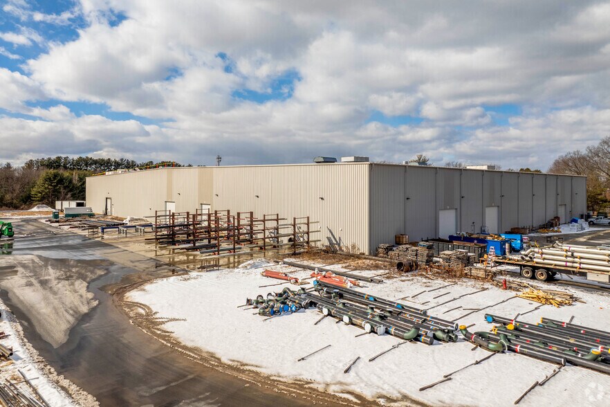 6-10 Lego Way, Enfield, CT à louer - Photo principale – Image 1 sur 5