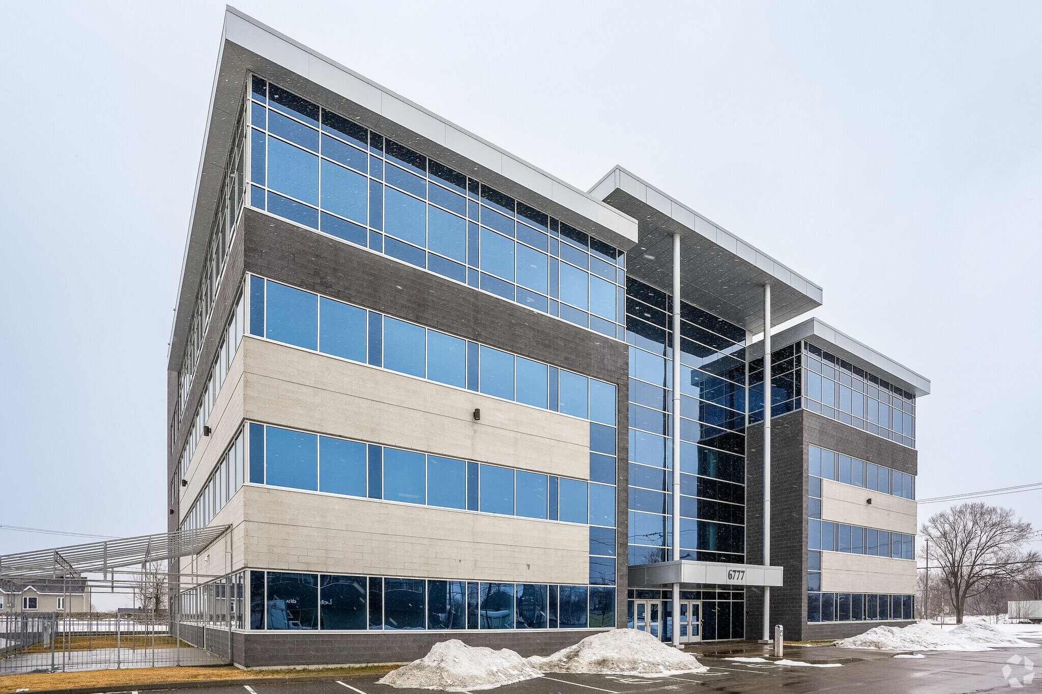 6777 Boul Guillaume-Couture, Lévis, QC à louer Photo de l’immeuble– Image 1 sur 3