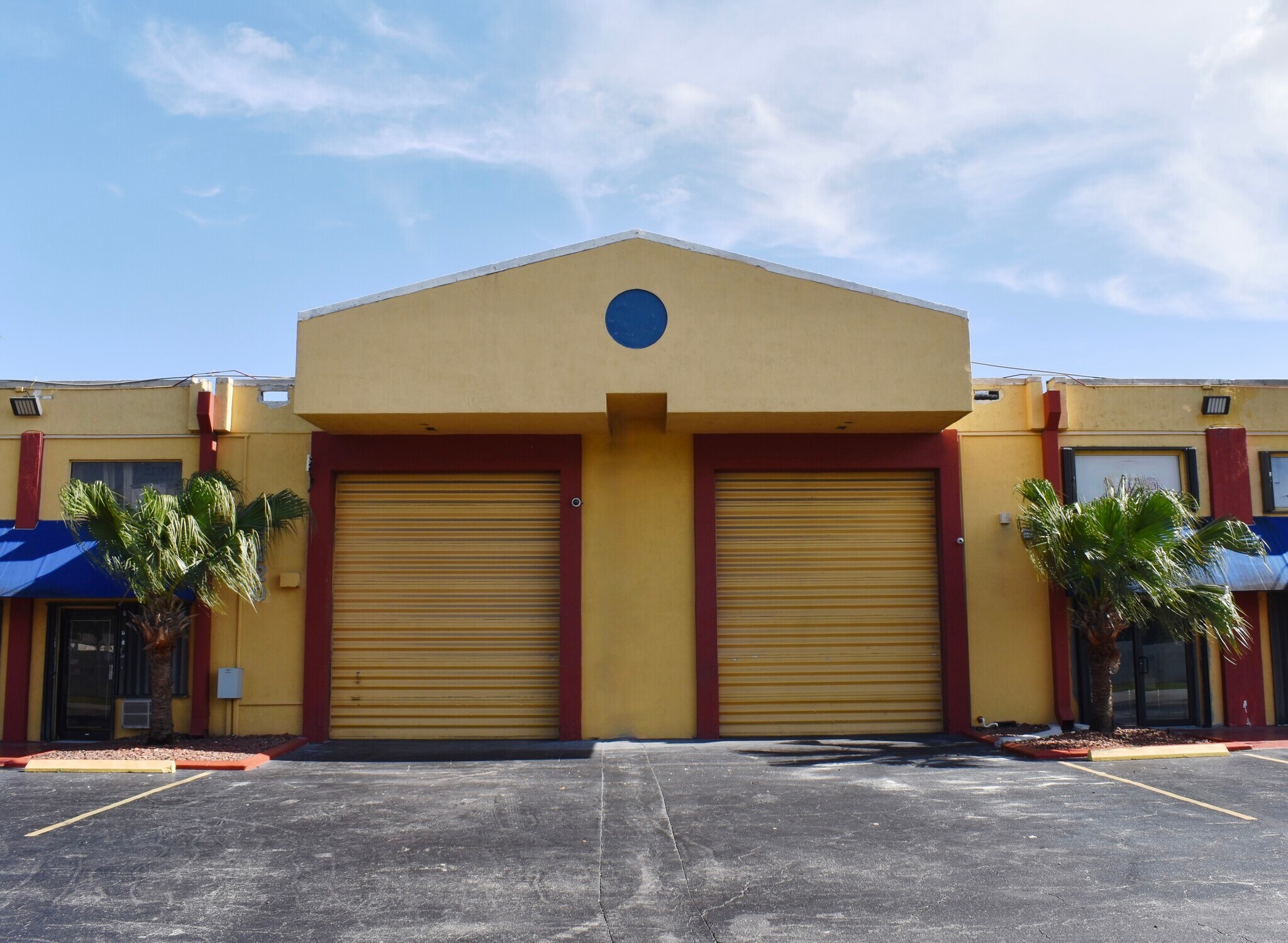 7200-7384 NW 56th St, Miami, FL à louer Photo principale– Image 1 sur 10