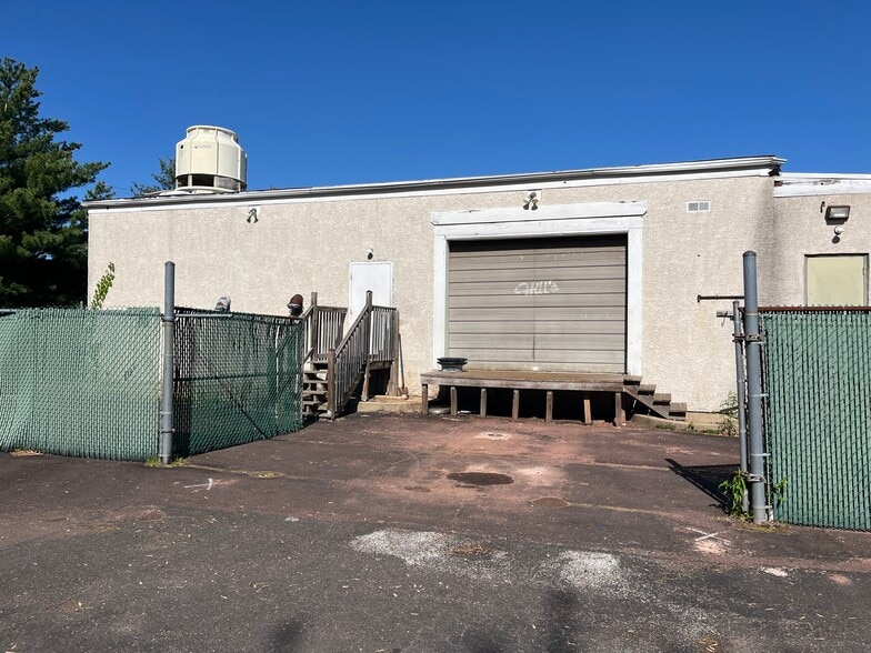 880 Easton Rd, Warrington, PA à vendre - Photo de l’immeuble – Image 2 sur 12