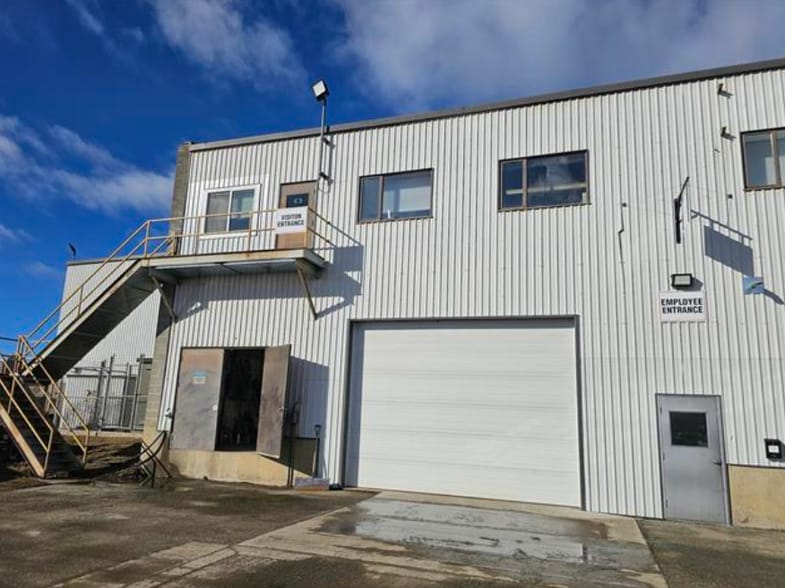 1655 River Rd, Prince George, BC à louer - Photo principale – Image 1 sur 5