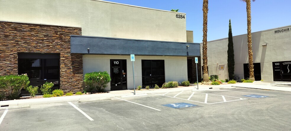 6284 S Rainbow Blvd, Las Vegas, NV à vendre - Photo de l’immeuble – Image 1 sur 16