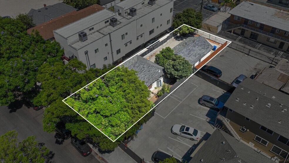3042 Royal St, Los Angeles, CA à vendre - Photo de l’immeuble – Image 3 sur 10