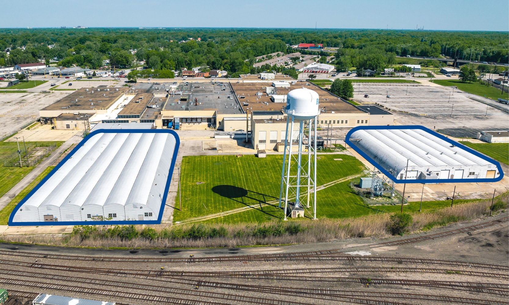 901 Cleveland St, Elyria, OH à louer Aérien– Image 1 sur 1