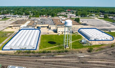 901 Cleveland St, Elyria, OH à louer Aérien– Image 1 sur 1