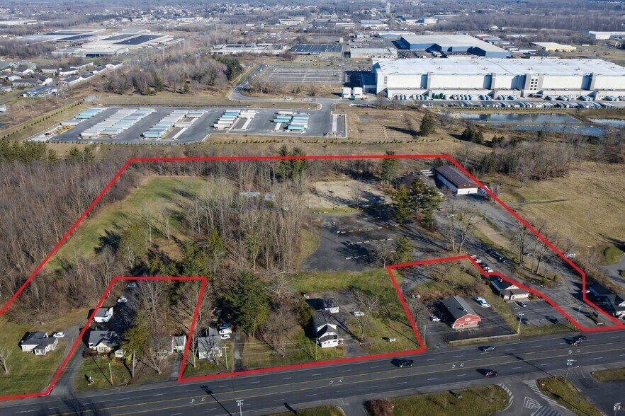 7240-7286 Oswego Rd, Liverpool, NY à vendre - Photo de l’immeuble – Image 3 sur 41