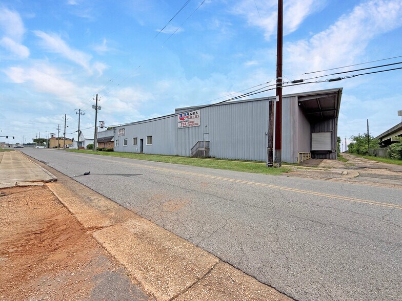 2501 17th St, Tuscaloosa, AL à louer - Photo de l’immeuble – Image 3 sur 5