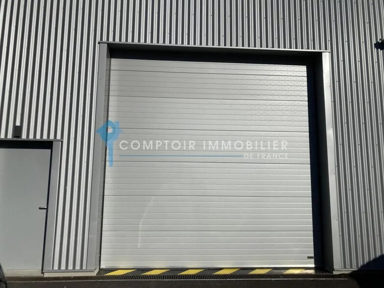 Industriel/Logistique dans Vergèze à louer - Photo de l’immeuble – Image 3 sur 4