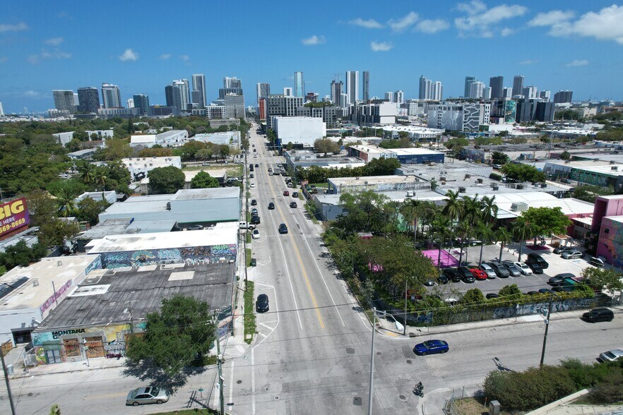 591 NW 29th St, Miami, FL à louer - Photo de l’immeuble – Image 3 sur 6