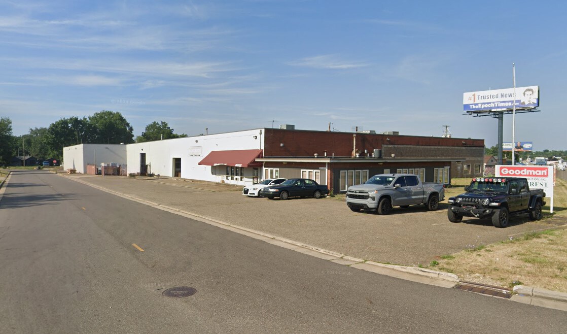 2580 Atlantic Blvd NE, Canton, OH à louer Photo de l’immeuble– Image 1 sur 4