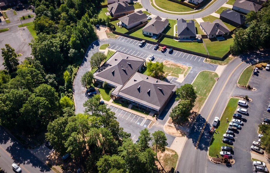 501 Millwood Cir, Maumelle, AR à louer - Photo de l’immeuble – Image 3 sur 8