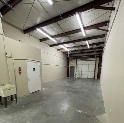 1129 Corporation Pky, Raleigh, NC 27610 - Lot 111 - - Photo intérieure - Image 1 of 2