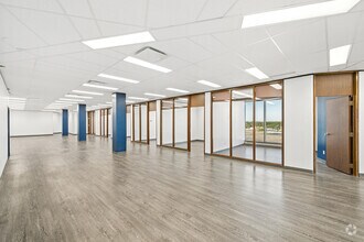 6555 Boul Métropolitain E, Montréal, QC à louer Photo intérieure– Image 2 sur 6