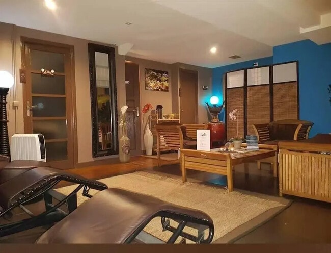 Plus de détails pour 8 Rue Guillaume Bertrand, Paris - Local commercial à louer