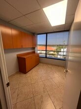 2021 E Commercial Blvd, Fort Lauderdale, FL à louer Photo intérieure– Image 2 sur 6