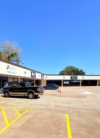 Plus de détails pour 716 W Plantation Dr, Clute, TX - Bureau/Local commercial, Local commercial à louer