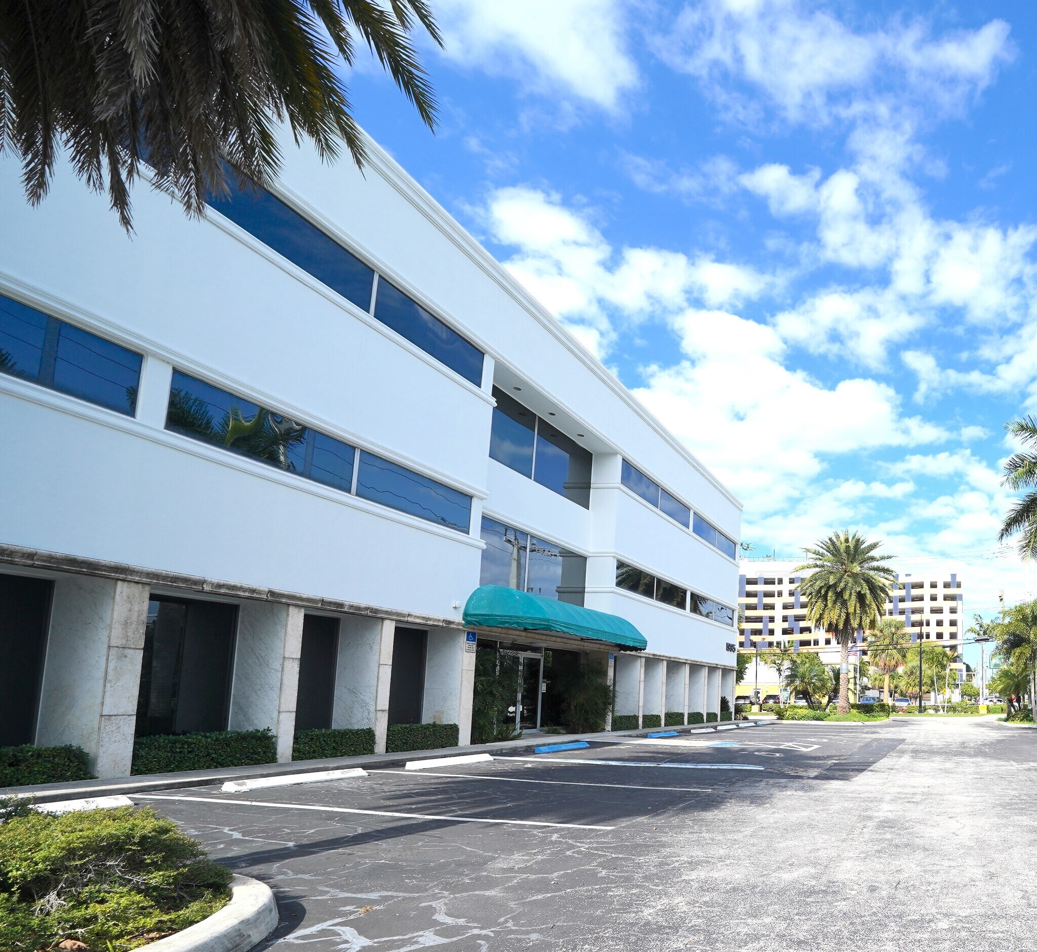 1995 E Oakland Park Blvd, Fort Lauderdale, FL à vendre Photo de l’immeuble– Image 1 sur 57