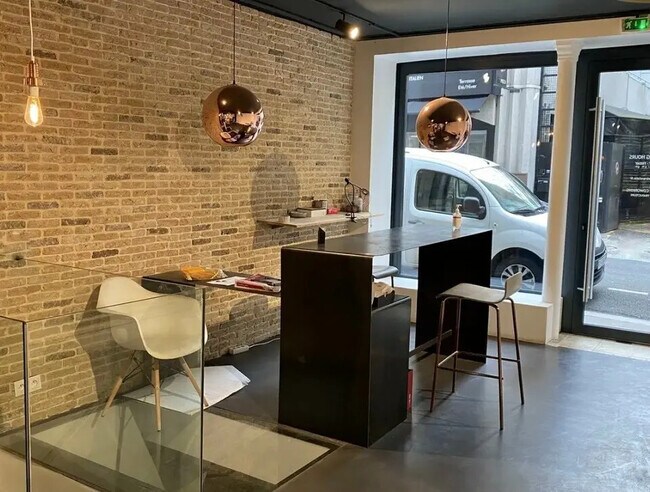 Plus de détails pour Local commercial à louer