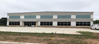 Plus de détails pour 1711 South Persimmon St, Tomball, TX - Industriel/Logistique à louer